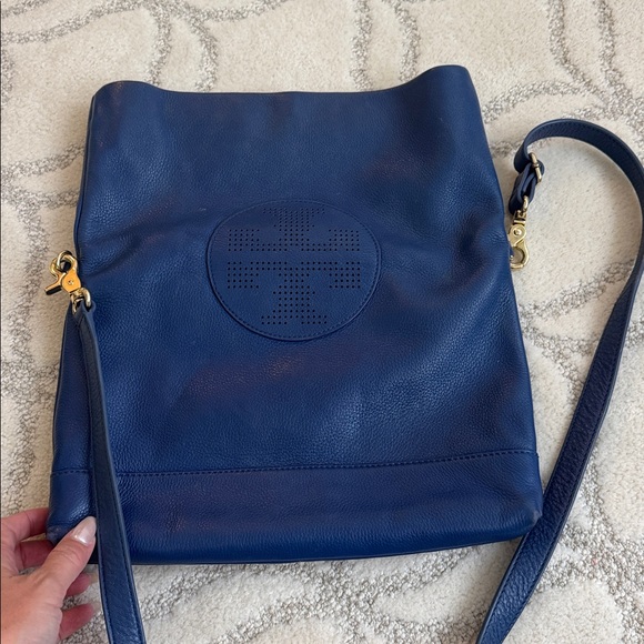Tory Burch Kipp Hobo Crossbody Bag - Navy - Picture 8 of 8